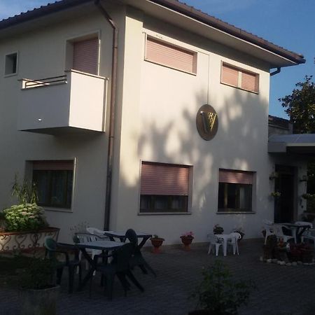 Hotel Le Vigne Contigliano Exteriör bild