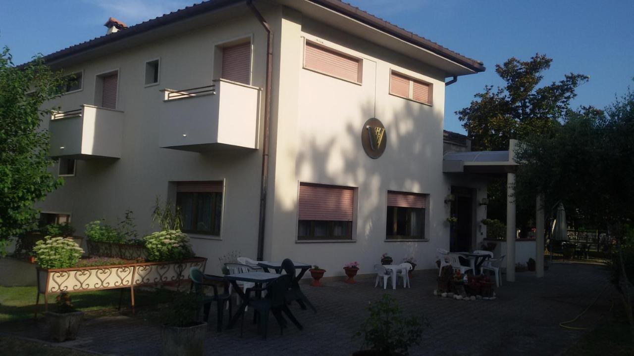 Hotel Le Vigne Contigliano Exteriör bild