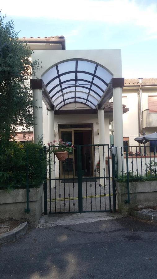 Hotel Le Vigne Contigliano Exteriör bild