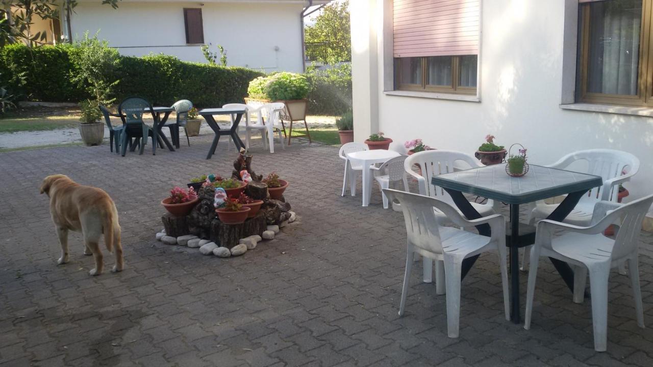 Hotel Le Vigne Contigliano Exteriör bild