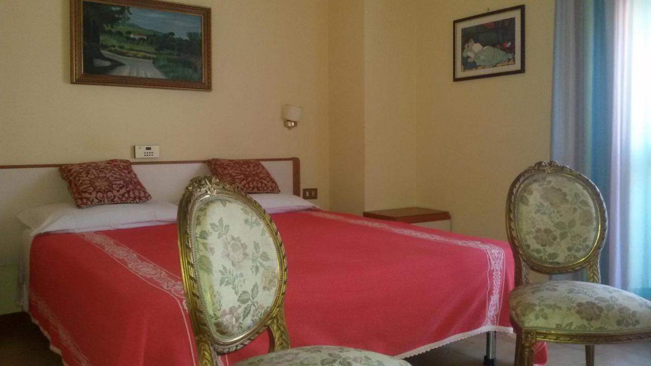Hotel Le Vigne Contigliano Exteriör bild